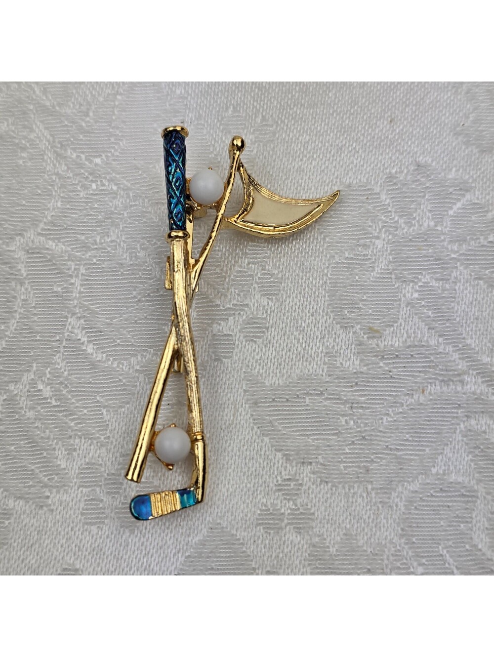 Golf Club Flag and Ball In Blue/Gold Tone Brooch signed Gerry flag pin